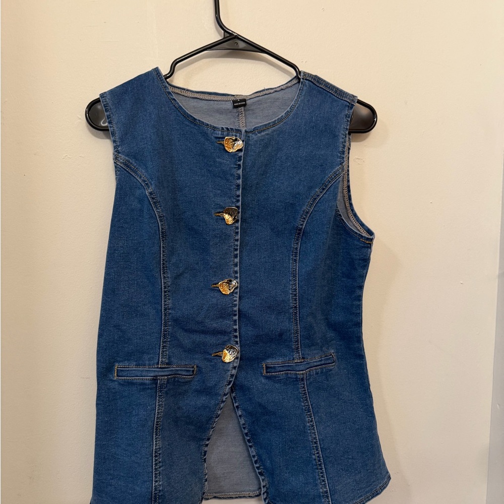 SHEIN Blue Button Down Sleeveless Top